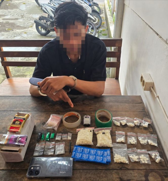 
					Seorang Bandar Narkotika Psikotropika Dan Obat Berbahaya Berhasil Diamankan Polda Jateng Di Demak