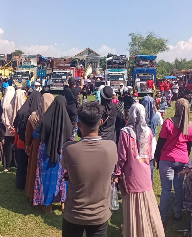 
					Karnaval Budaya Sedekah Bumi Desa Suwaduk Kecamatan Wedarijaksa Berlangsung Meriah