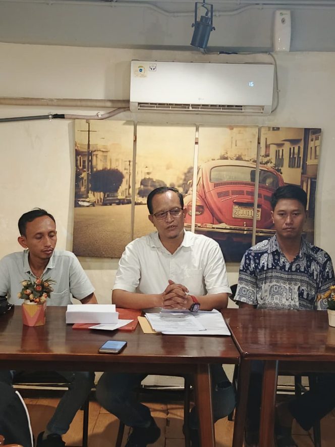 
					Dalam Konferensi pers tim penasihat hukum dari kantor hukum KARMAN SASTRO & Associates, koordinator tim hukum korban, Sukarman, S.H., M.H., menyampaikan bahwa korban dan keluarga meminta agar terlapor mempertanggungjawabkan perbuatannya secara hukum. (Foto:Ist)
