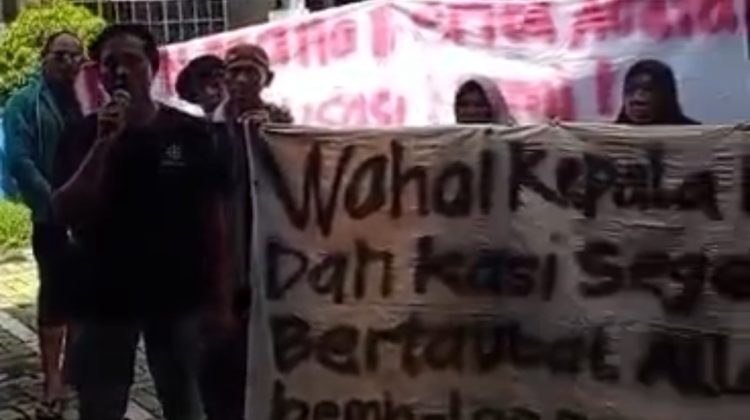 Tolak Rumah Digusur untuk Kopdes Ratusan Warga Doropayung Pati Demo di Depan Kantor BPN