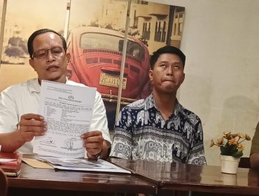 Managing Partner Karman Sastro & Associates Sukarman,S.H.,M.H. membenarkan atas informasi Surat Pemberitahuan Dimulainya Penyidikan (SPDP) sudah diterima korban dan dikirimkan Polda Jateng ke Kejaksaan Tinggi Jawa Tengah (4/6).
