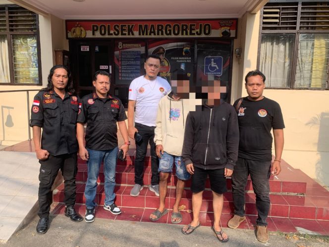 
					LSM Harimau DPC Pati Kecam Keras Pelaku Penganiayaan memakai Sajam di Margorejo, Desak Polsek Margorejo Segera Tangkap Pelaku