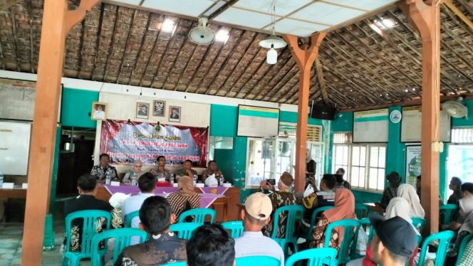 
					SERAH TERIMA JABATAN: DARI PLT KEPALA DESA KEBOWAN KEPADA PJ KEPALA DESA KEBOWAN (PERWAKILAN PMD KECAMATAN WINONG) RESMI MENJABAT