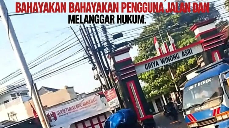PENGANGKUTAN SOLAR SUBSIDI DALAM GALON MINERAL TUMPAH DI JALAN, DIANGGAP BAHAYAKAN PENGGUNA JALAN DAN MELANGGAR HUKUM