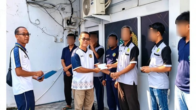 LAPAS KELAS IIB PATI BERIKAN PENGHARGAAN PREMI BAGI WARGA BINAAN YANG PRODUKTIF